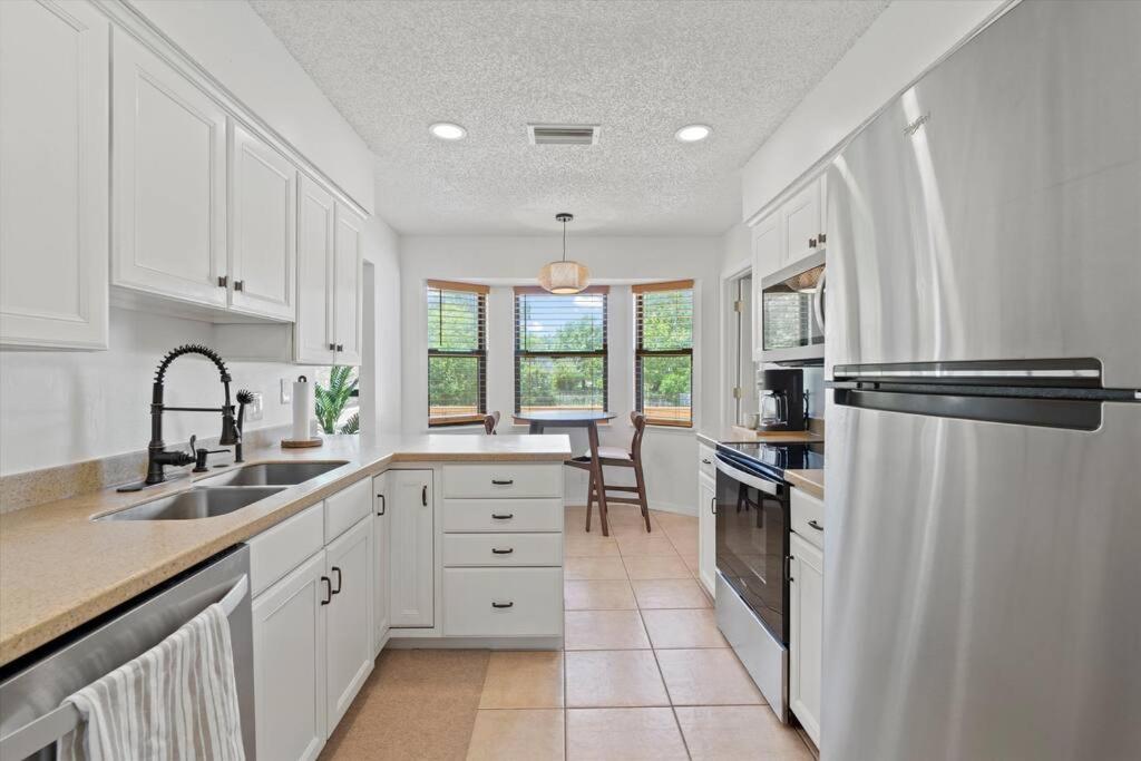 Spacious Home Near Beach, Large Yard, Game Room And Dog Friendly Jacksonville Exterior foto